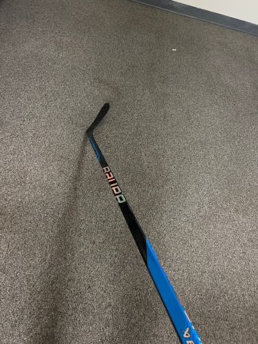 Senior Right Handed P28  Nexus Sync Hockey Stick
