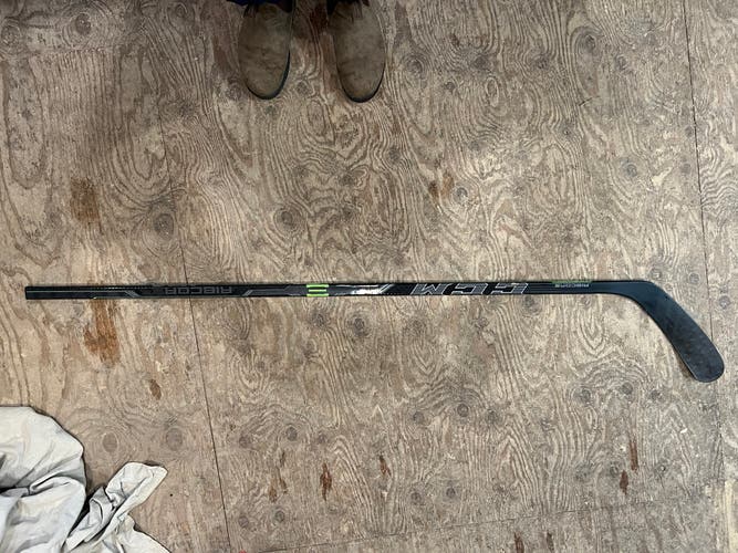 Senior Right Handed  RibCor 40K Hockey Stick