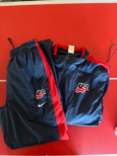 USA Hockey On Ice L Size Sweatsuit