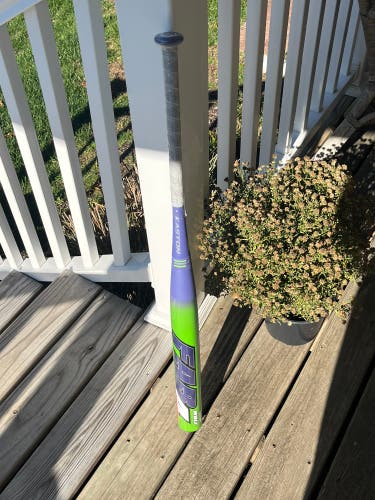 2022 USSSA Composite (-8) 26 oz 34" Easton SP21WOLFL Bat