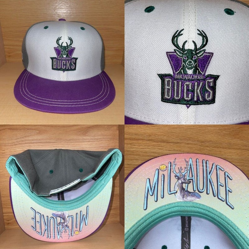 Milwaukee Bucks New Era Cream City 39THIRTY Flex Hat - Cream/Hunter Green