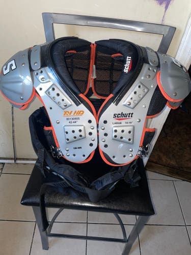 Large Schutt XV HD QB/WR Shoulder Pads