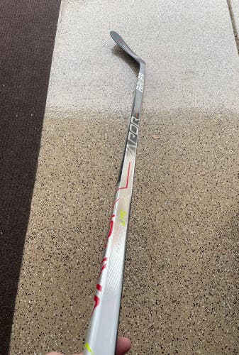 Senior Left Hand P92 77 Flex Vapor Hyperlite Pro Grip Hockey Stick