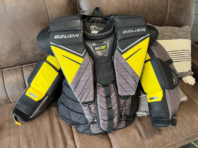 Bauer Supreme UltraSonic Goalie Chest Protector Sr medium