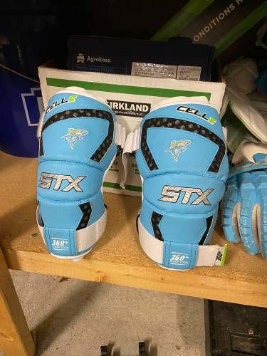 Custom Large STX Cell V Arm Pads