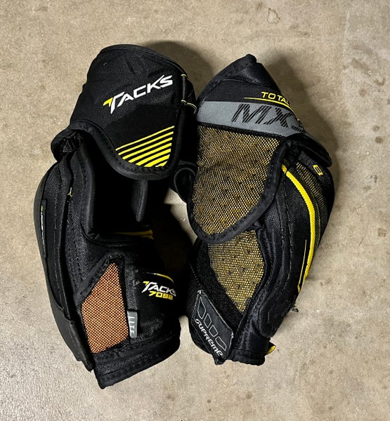 Mismatched - Bauer Total One MX3 (L) and CCM Tacks 7092 (R) Elbow PADS - Sr Large