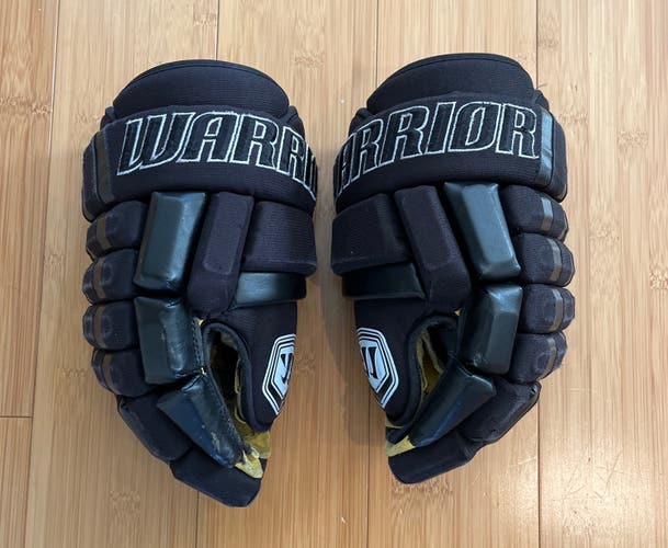 Excellent Used Condition Warrior 13"  Bonafide X Gloves Boston Bruins