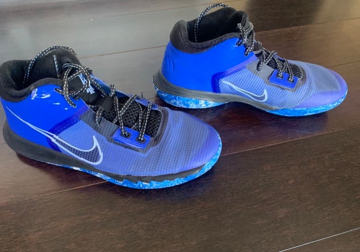 Kyrie 4 Nike, Men Size 7