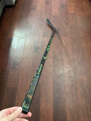 Intermediate New Left Hand Bauer Ag5nt Hockey Stick P28