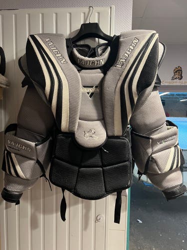 Vaughn Ventus SLR Pro Carbon Goalie Chest Protector (Sr XL)