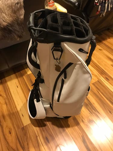 Used Vessell Golf Stand Bag Players 4