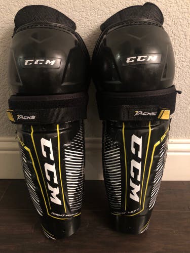 Senior CCM Tacks 9040 Shin Pads