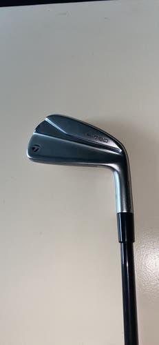 Taylormade P790 2 iron MINT