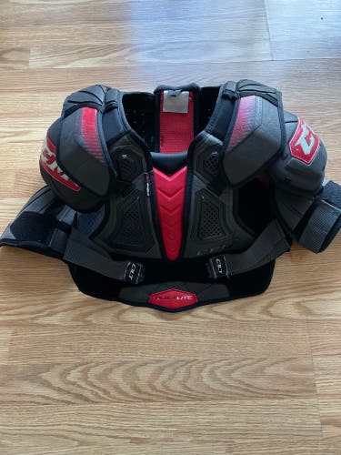 Senior Medium CCM  QuickLite Shoulder Pads