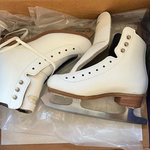 New Riedell 29 Figure Skates Size 13-1/2 Youth Eclipse Crescent Blade