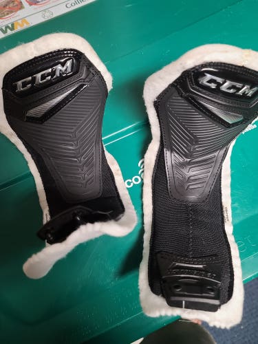 Senior Used TONGUE for CCM RibCor 90K Hockey TONGUE Skates Size 9.5