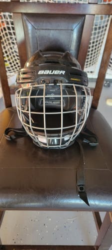 Used Medium Bauer Re-Akt 75 Helmet