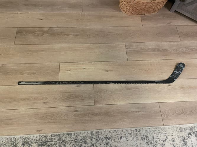 Senior Left Hand W88 Alpha DX Hockey Stick