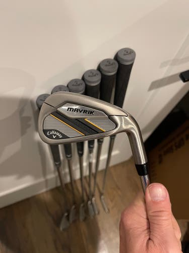 MENS Right Handed Stiff Flex Steel Shaft MAVRIK Iron Set