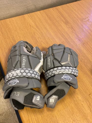 Used Player's Epoch 13" Integra Lacrosse Gloves