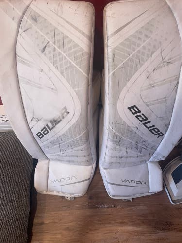 32" Bauer  Vapor X700 Goalie Leg Pads