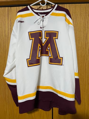 Used Minnesota Golden Gophers white home hockey jersey size XL