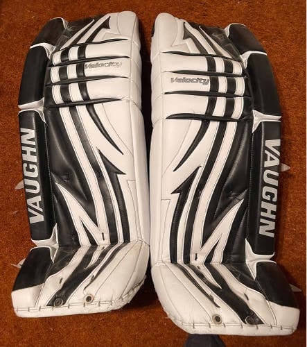 Vaughn Velocity 7600 35+1 leg pads