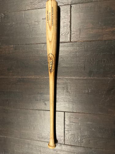 Louisville Slugger 3 Series Ash Wooden Bat 33" 2 5/8"