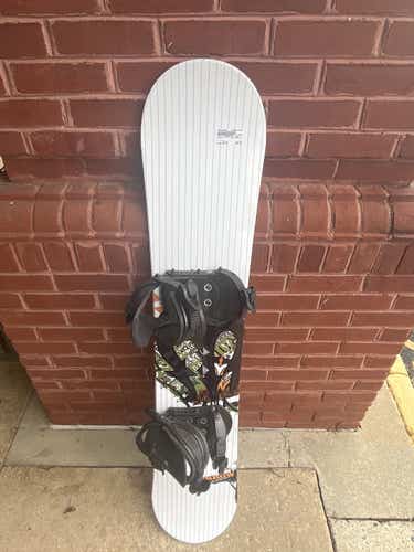 Used Morrow Generation 138 Cm Men's Snowboard Combo
