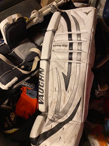 35" Vaughn Pro Stock Velocity V5 Goalie Leg Pads