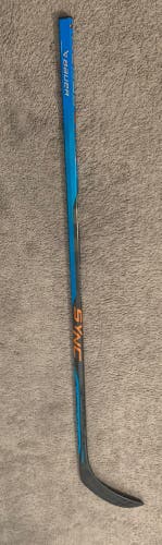 Intermediate Right Handed P28  Nexus Sync Hockey Stick