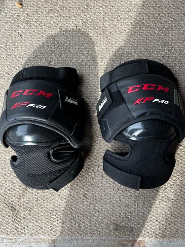 CCM KP Pro knee pads