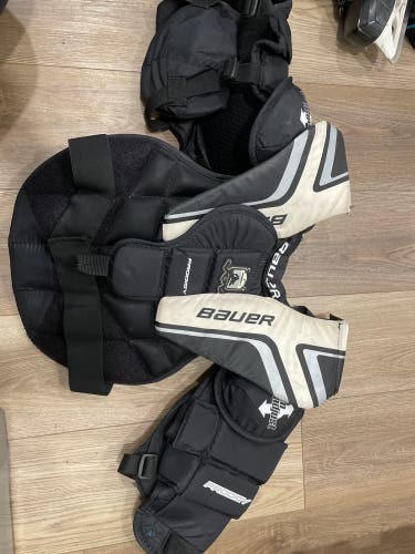 Used Large/xL  Junior Bauer Prodigy Goalie Chest Protector