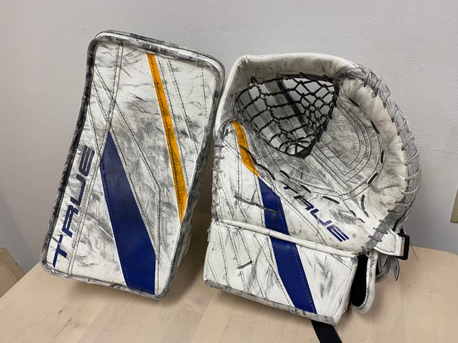 True L 20.2 NHL Pro Stock Dustin Tokarski Glove Set