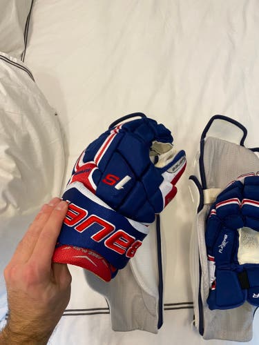 Bauer 14"  Supreme 1S Gloves