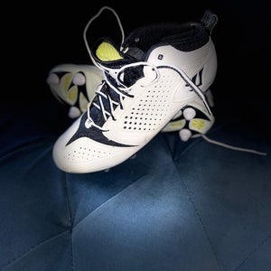 White Men's Detachable Cleats Mid Top Burn 5.0