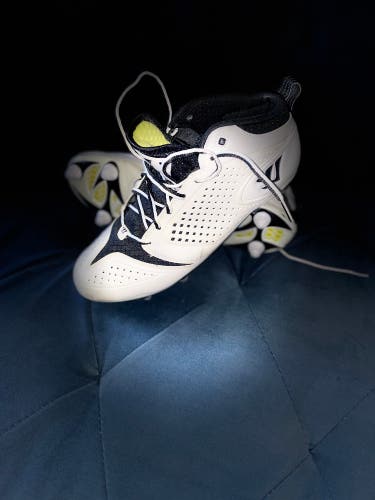 White Men's Detachable Cleats Mid Top Burn 5.0