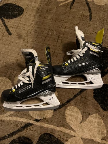 Used Bauer Supreme S35 Regular Width Hockey  Skates