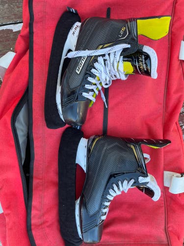 Used Bauer Extra Wide Width Size 9 Supreme S27 Hockey Skates