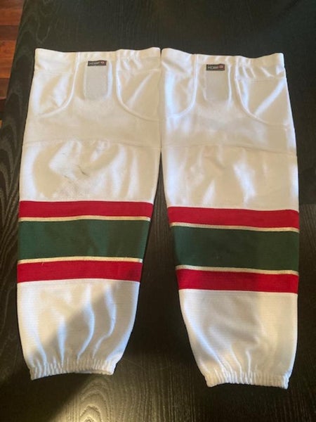 8 Pairs Green Youth Used Medium Kobe Socks