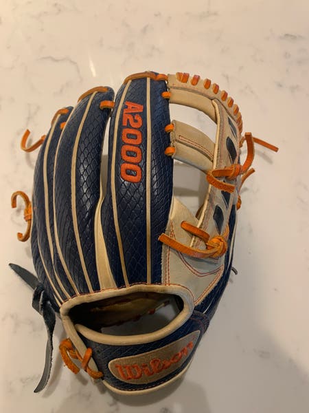 Wilson 11.5 in Adult A2000 Jose Altuve Game Model Baseball
