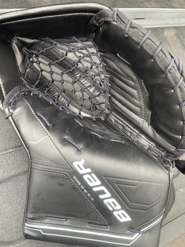 Bauer M5 pro goalie glove