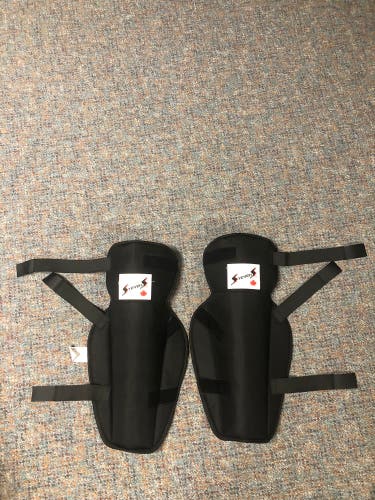 Used Steven’s 15” Referee Shinguards