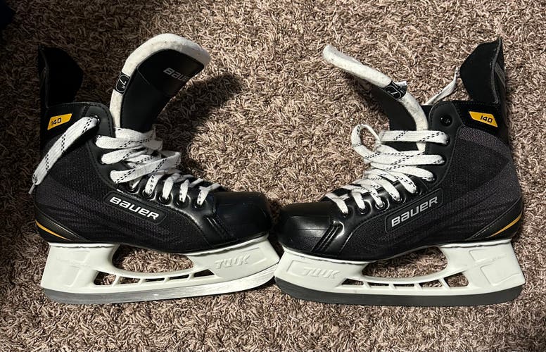 Used Bauer Regular Width Size 7 Supreme 140 Hockey Skates