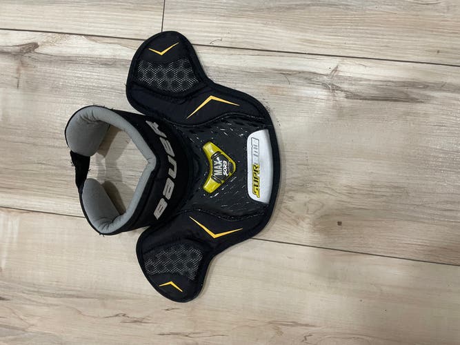 Used Bauer Bauer Jr. Goalie Neck Protector