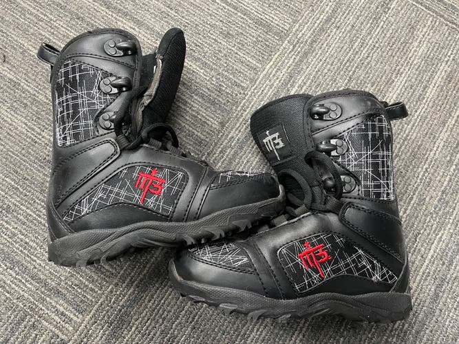 Kid's Size 4.5 All Mountain Snowboard Boots