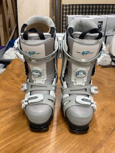 Apex HP Women’s Ski Boots MINT CONDITION Mondo Size 23.0