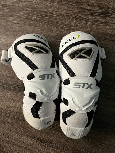 Used Medium STX Cell V Arm Pads