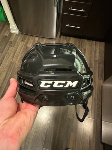 Used Medium CCM Tacks 910 Helmet