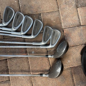 Foremost 8 Pc golf set in right handed